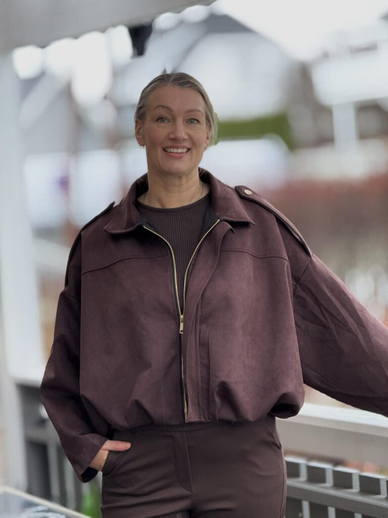 Jakke Kamelia